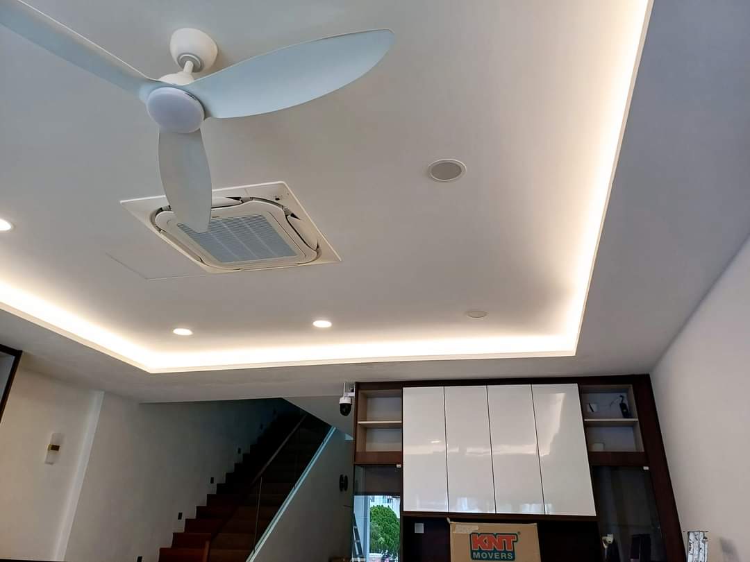 Finished cove lighting and ceiling fan